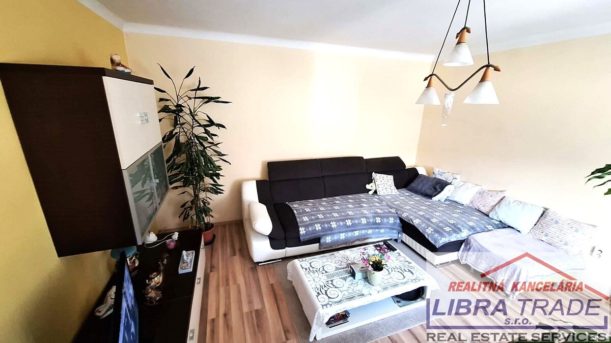 EXKLUZÍVNY PREDAJ - Kompletne prerobený 2 izbový byt v Komárne  — foto 11
