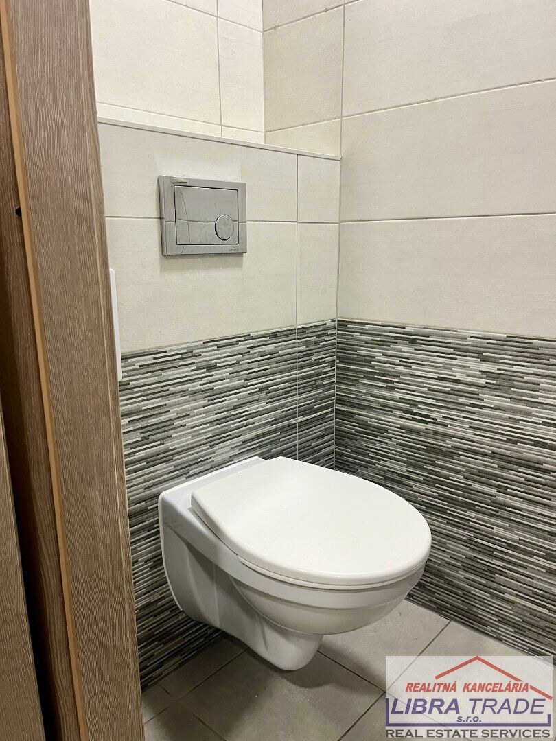 Prenájom - 2-izb.zariadený byt s balkónom v meste Šurany. — foto 7
