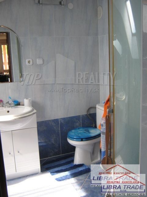 Veľký dvojgeneračný RD pri kúpelnom meste Štúrovo — foto 21
