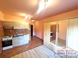 PREDAJ - Kompletne prerobená garsónka na VII. sídlisku v Komárne  — foto 1