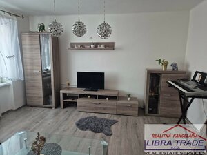 PREDAJ - Kompletne prerobený tehlový 3 izbový byt pôvodne 2 izbový byt v Komárne  — foto 13