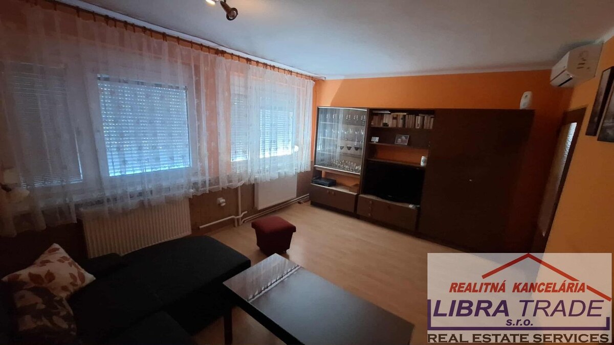 EXKLUZÍVNY PREDAJ - čiastočne prerobený 3 Izbový prízemný rodinný dom v Komárne DOHODA MOŽNÁ! — foto 11