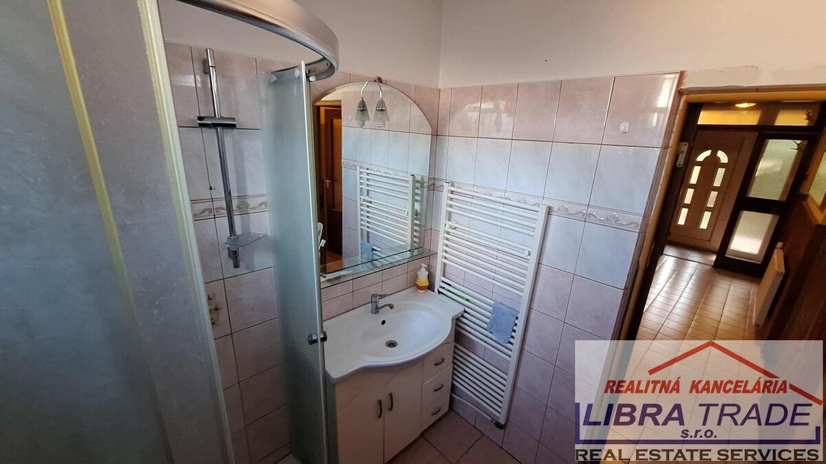 EXKLUZÍVNY PREDAJ - čiastočne prerobený 3 Izbový prízemný rodinný dom v Komárne DOHODA MOŽNÁ! — foto 15