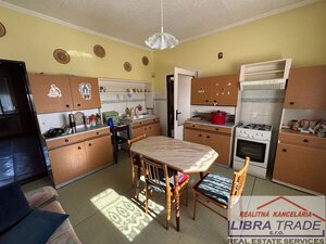 Na predaj rodinný dom v obci Dvory nad Žitavou — foto 8
