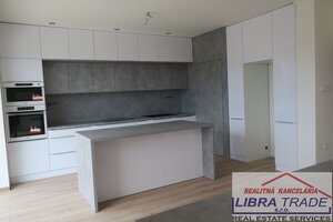 Novostavba na predaj v Dvoroch nad Žitavou. — foto 1