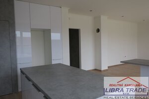 Novostavba na predaj v Dvoroch nad Žitavou. — foto 2