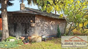 PREDAJ - záhrada s drevenou chatou v Komárne  — foto 1