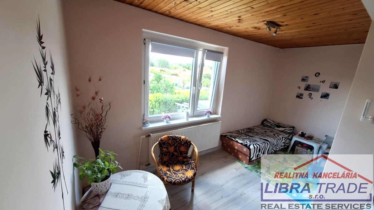 EXKLUZÍVNY PREDAJ - Zariadený kompletne prerobený 5 izbový rodinný dom v Komárne časť Nová Stráž — foto 17