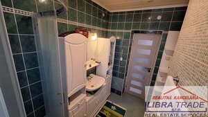 EXKLUZÍVNY PREDAJ - Zariadený kompletne prerobený 5 izbový rodinný dom v Komárne časť Nová Stráž — foto 21