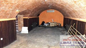 PREDAJ - Objekt vhodný na podnikanie, kanceláriu, obchod, kaviareň, reštauráciu v centre Komárna ZNÍŽENÁ CENA! — foto 13