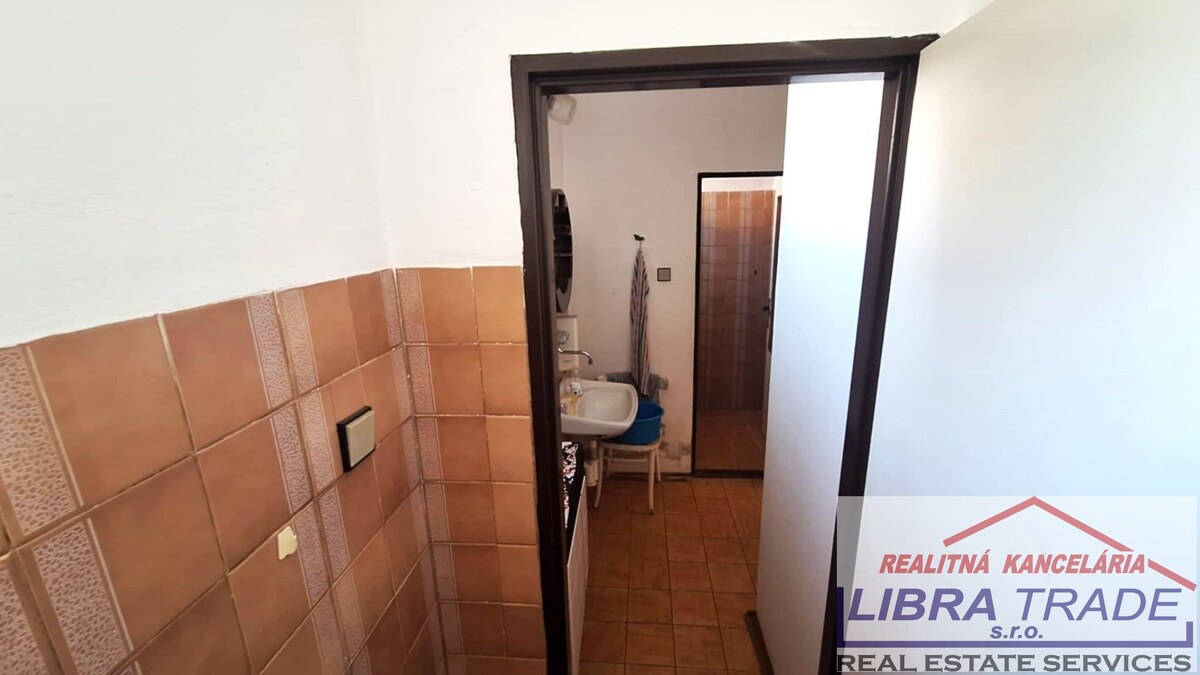 PREDAJ - rodinný dom v areály kúpaliska v PATINCIACH ! DOHODA MOŽNÁ! — foto 12