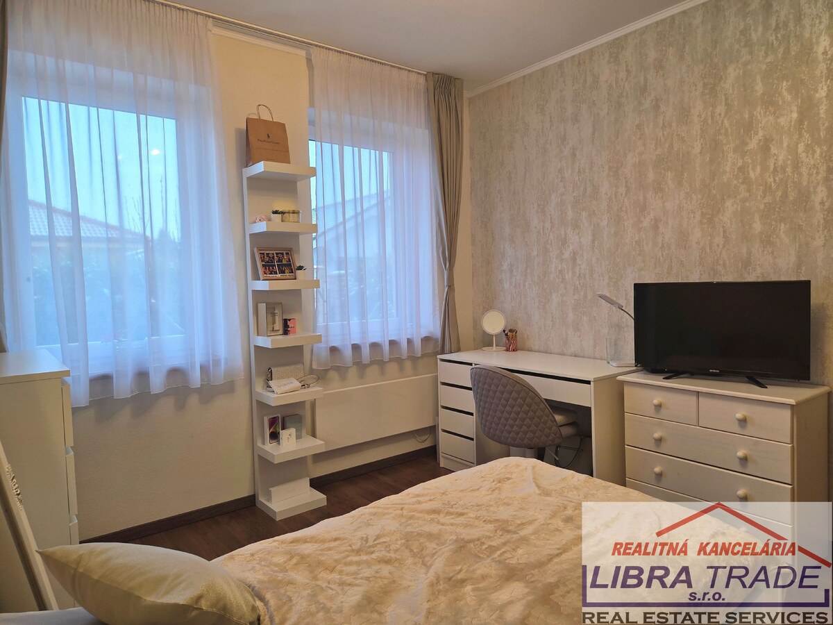 Exkluzívny rodinný dom na predaj v Nových Zámkoch. — foto 20