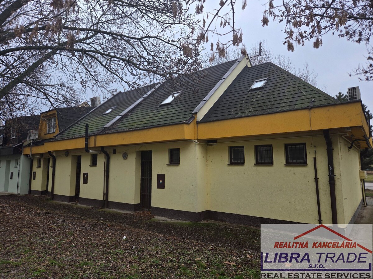 Radová zástavba na podnikateľské účely na predaj v Nových Zámkoch. — foto 18