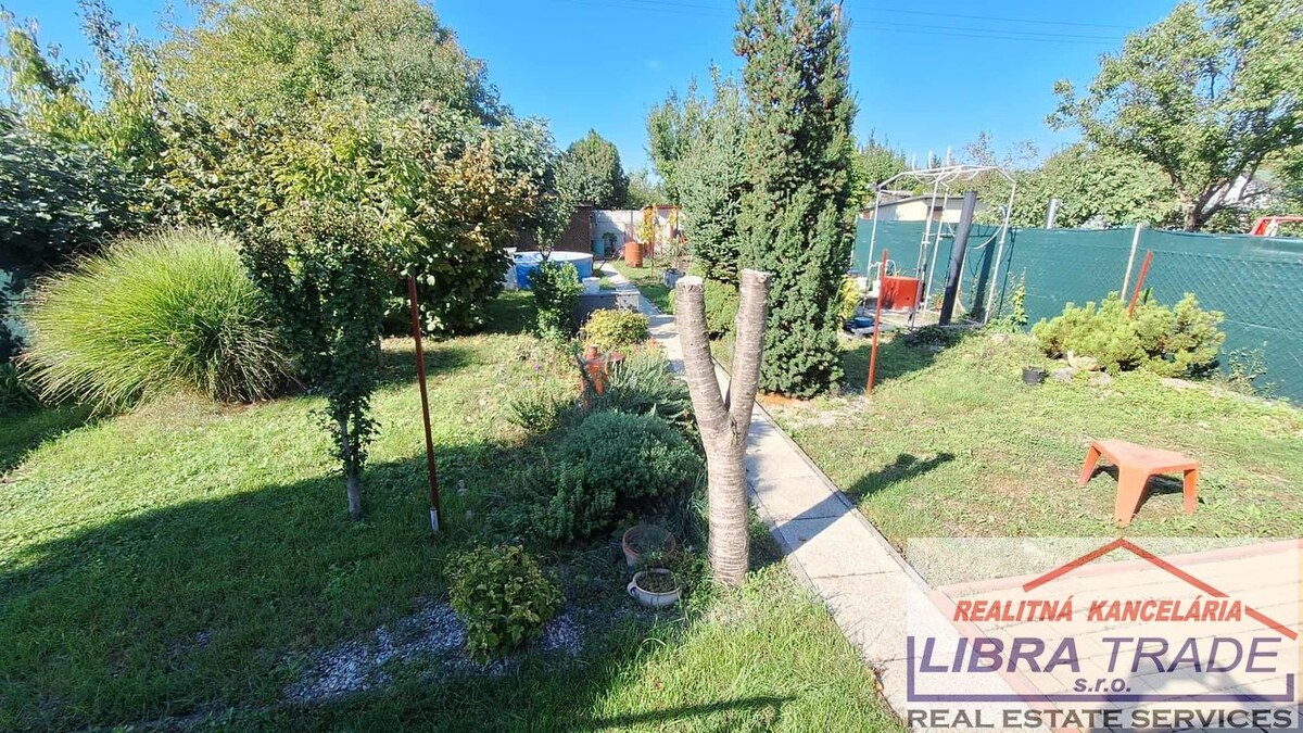 PREDAJ - záhrada s dvomi záhradnými domčekmi v Komárne  — foto 8