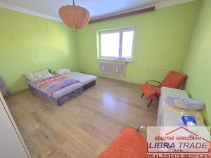 PREDAJ poschodový rodinný dom v obci Pastovce s pekným pozemkom. ODPORÚČAME. — foto 7