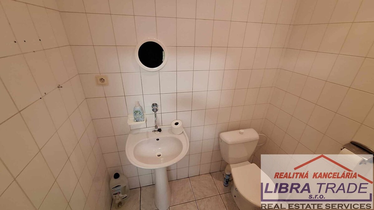 PREDAJ - PRIEMYSELNÉHO AREÁLU V KOMÁRNE ČASŤ NOVÁ STRÁŽ  DOHODA MOŽNÁ! — foto 19