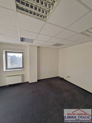 PRENÁJOM - Voľné kancelárie v budove NEXT, bezplatné parkovanie, Komárno — foto 8