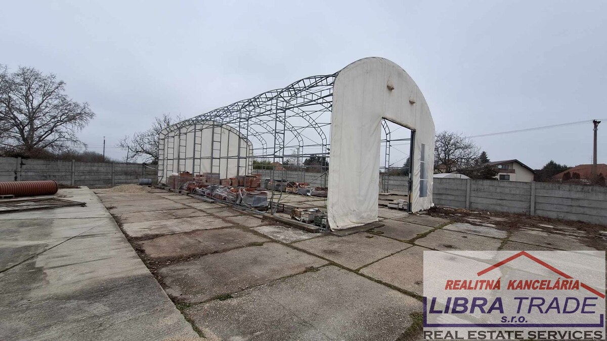 NA PRENÁJOM VÁM PONÚKAM PRIEMYSELNÝ AREÁL S ADMINISTRATÍVNOU BUDOVOU, SKLADOVÝMI PRIESTORMI — foto 9