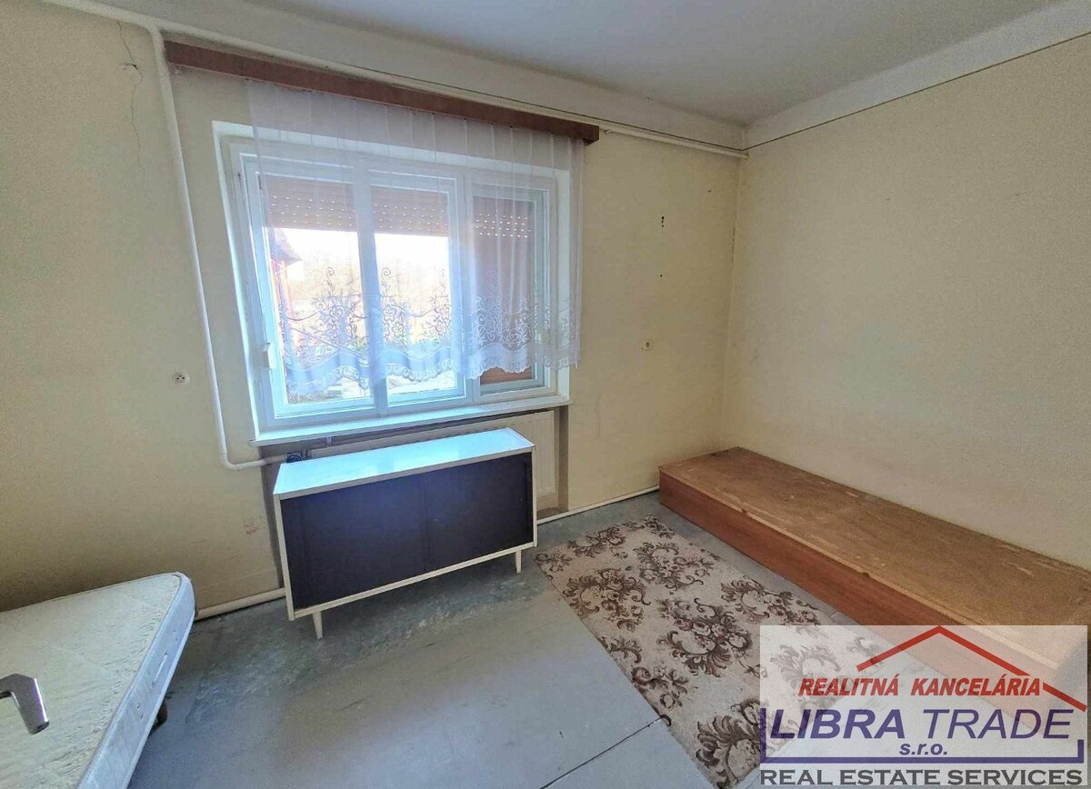 Ponúkame na predaj tehlový rodinný dom s garážou v obci Salka. — foto 7