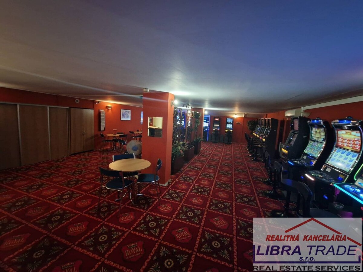 PRENÁJOM - priestor v centre Komárna na NÁDVORÍ EURÓPY — foto 2