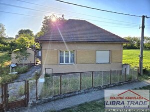 PREDAJ rodinný dom s letnou kuchyňou a garážou v obci Pastovce. — foto 1