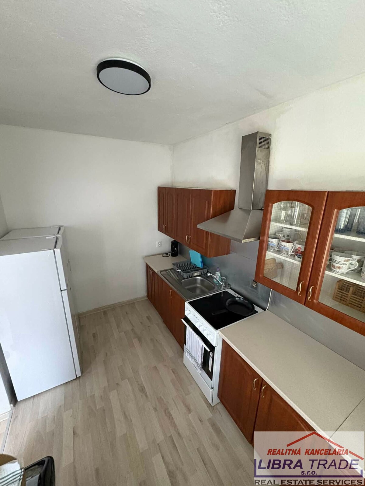 PRENÁJOM  9-izbového domu na ubytovanie - Šurany, Kostolný Sek