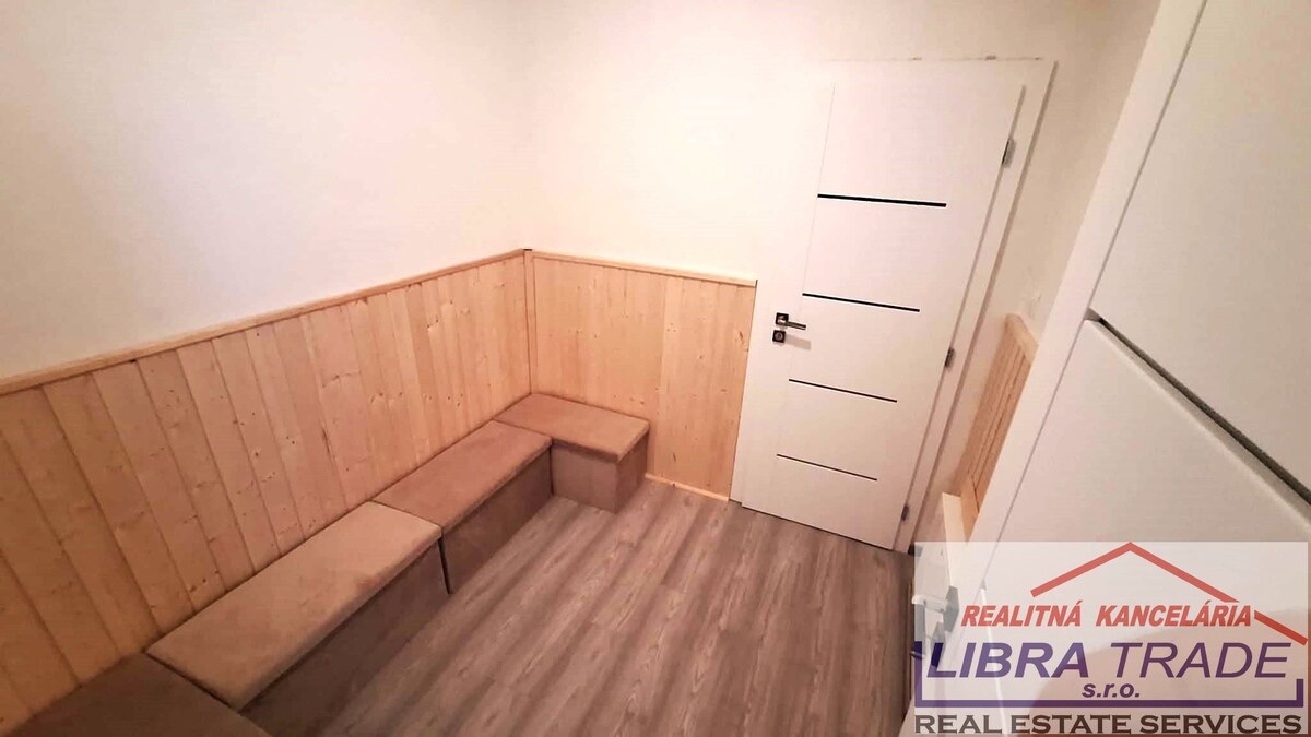 PREDAJ - Kompletne prerobený 4 izbový rodinný dom v CENTRE Komárna pamiatková zóna VÝHODNÁ KÚPA!  — foto 15