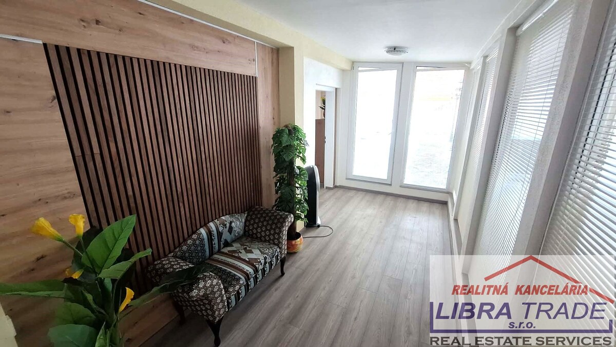 PREDAJ - Kompletne prerobený 4 izbový rodinný dom v CENTRE Komárna pamiatková zóna VÝHODNÁ KÚPA!  — foto 8