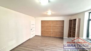 PREDAJ - Kompletne prerobený 4 izbový rodinný dom v CENTRE Komárna pamiatková zóna VÝHODNÁ KÚPA!  — foto 12