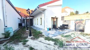 PREDAJ - Kompletne prerobený 4 izbový rodinný dom v CENTRE Komárna pamiatková zóna VÝHODNÁ KÚPA!  — foto 26