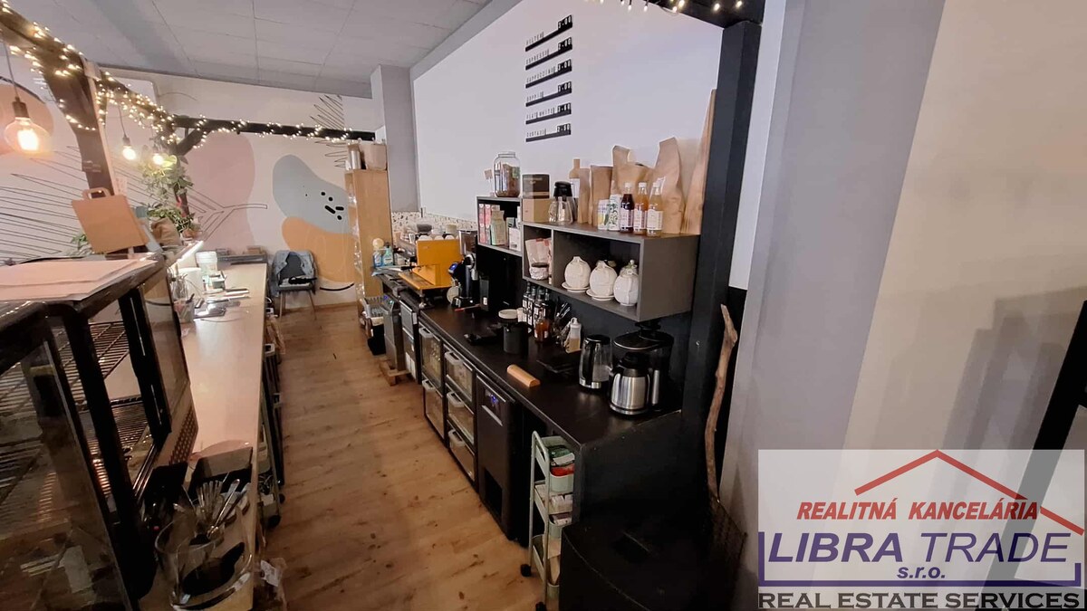 EXKLUZÍVNY PREDAJ - Objekt vhodný na podnikanie, kanceláriu, obchod, kaviareň, reštauráciu v centre Komárna DOHODA MOŽNÁ! — foto 6