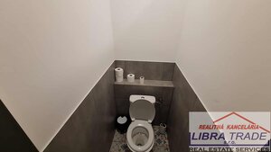 EXKLUZÍVNY PREDAJ - Objekt vhodný na podnikanie, kanceláriu, obchod, kaviareň, reštauráciu v centre Komárna DOHODA MOŽNÁ! — foto 10