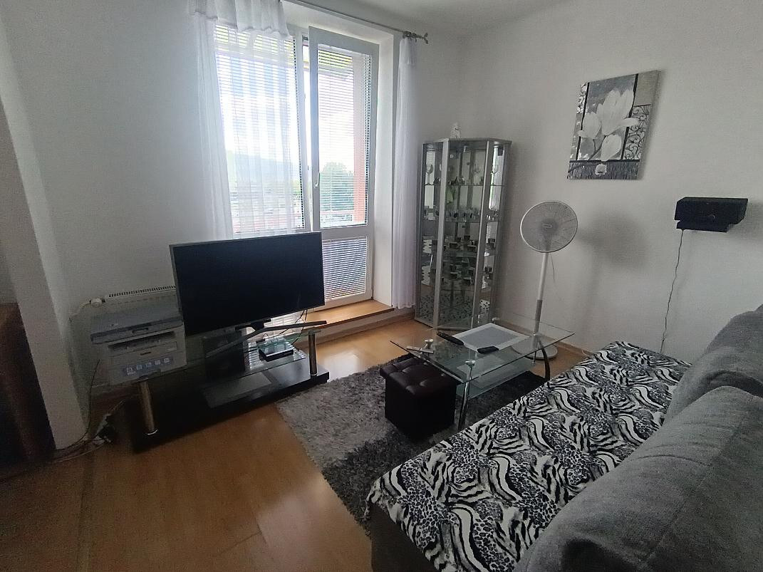 Na predaj štýlový 1-izbový zrekonštruovaný byt v centre – 41 m², balkón — foto 3