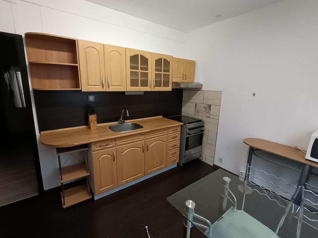 PRENÁJOM: Priestranný 3-izbový byt so špajzou (73 m²) – Humenné, pod Sokolejom — foto 4