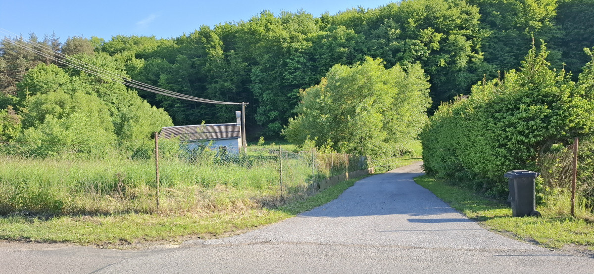 Stavebný pozemok pod lesom - ul. Jesenského — foto 3