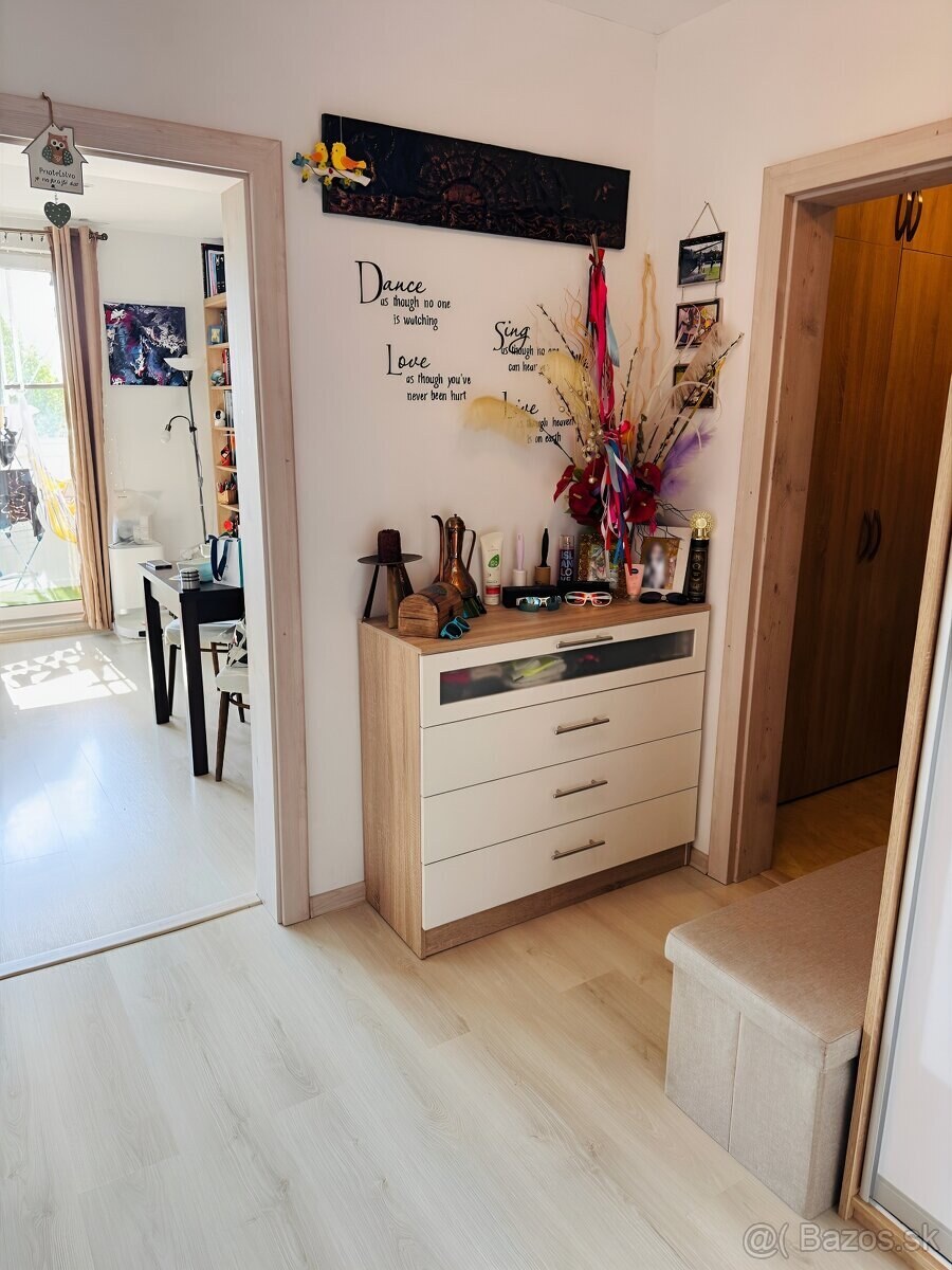 Kompletne zrekonštruovaný 3 - izbový byt s lodžiou — foto 10