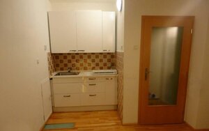 Garzonka s balkónom, Dúbravka — foto 4