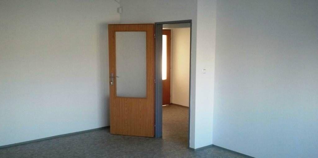 Prenájom skladových priestorov 200m2, BA - Ružinov — foto 3