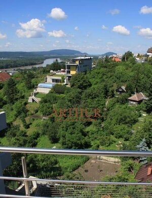 ARTHUR - Prenájom RD vo Fialkovom údolí,5 izieb kancelárie — foto 1