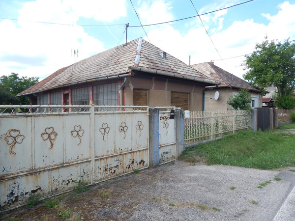 Na predaj 3.izbový vidiecky dom v Malých Kosihách.
