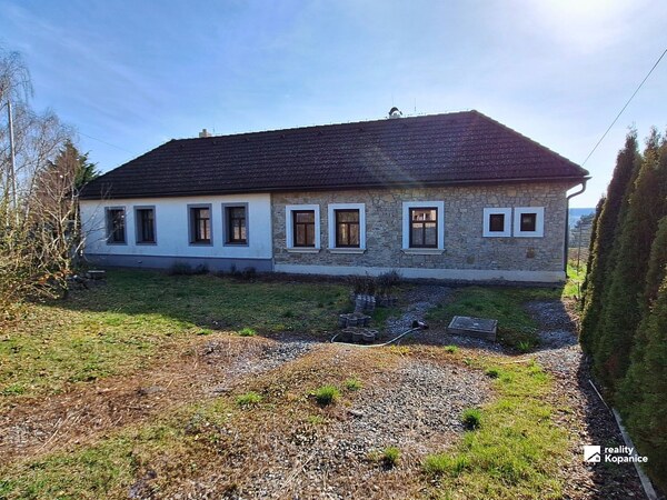 NOVÁ CENA: rodinný dom s veľkým pozemkom a nápaditým interiérom Stará Turá - Papraď