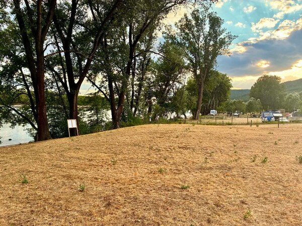 POZEMOK V BEZPROSTREDNEJ BLÍZKOSTI DUNAJA | CHĽABA | 649 m² | VÝNIMOČNÁ REKREAČNÁ LOKALITA