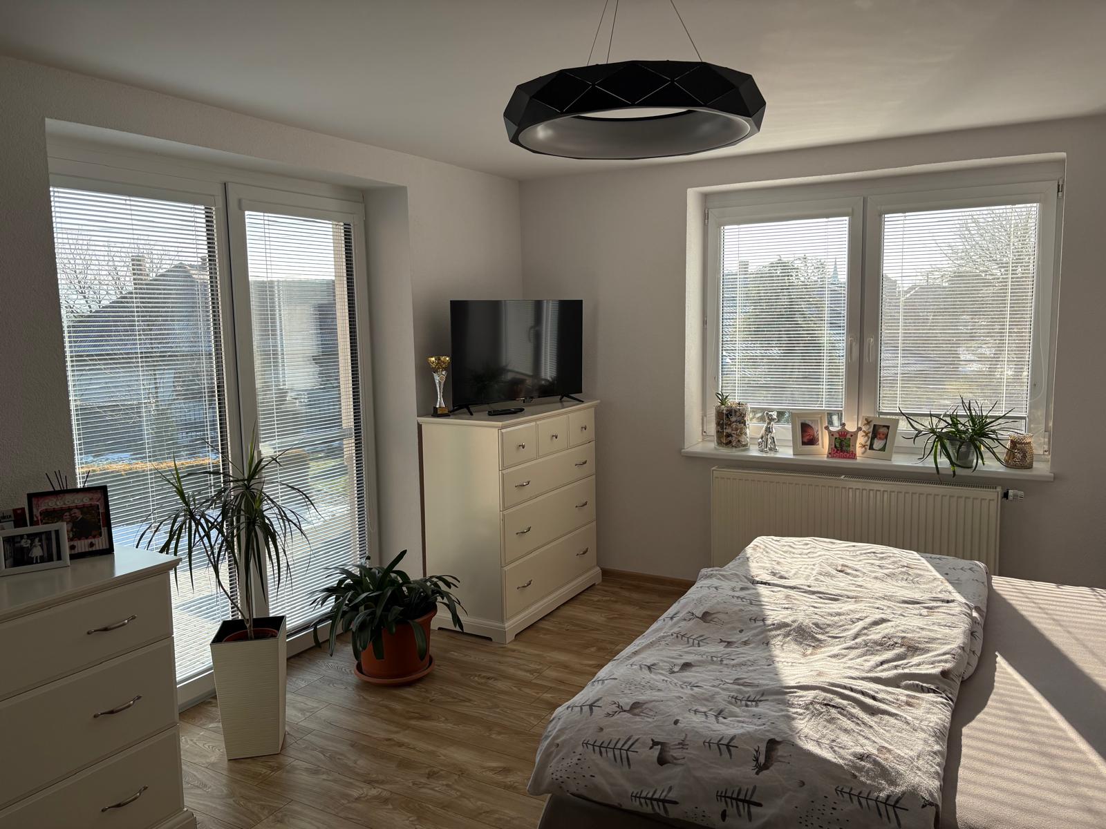 Veľký luxusný deväť izbový rodinný dom s veľkým pozemkom v Preseľanoch — foto 9