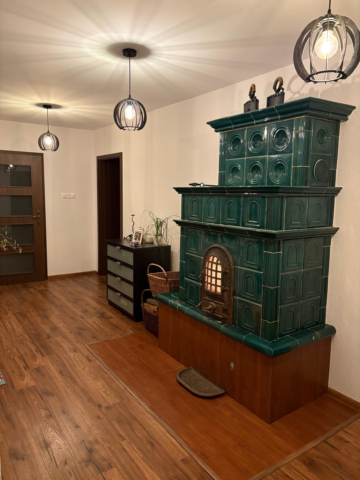 Veľký luxusný deväť izbový rodinný dom s veľkým pozemkom v Preseľanoch — foto 2
