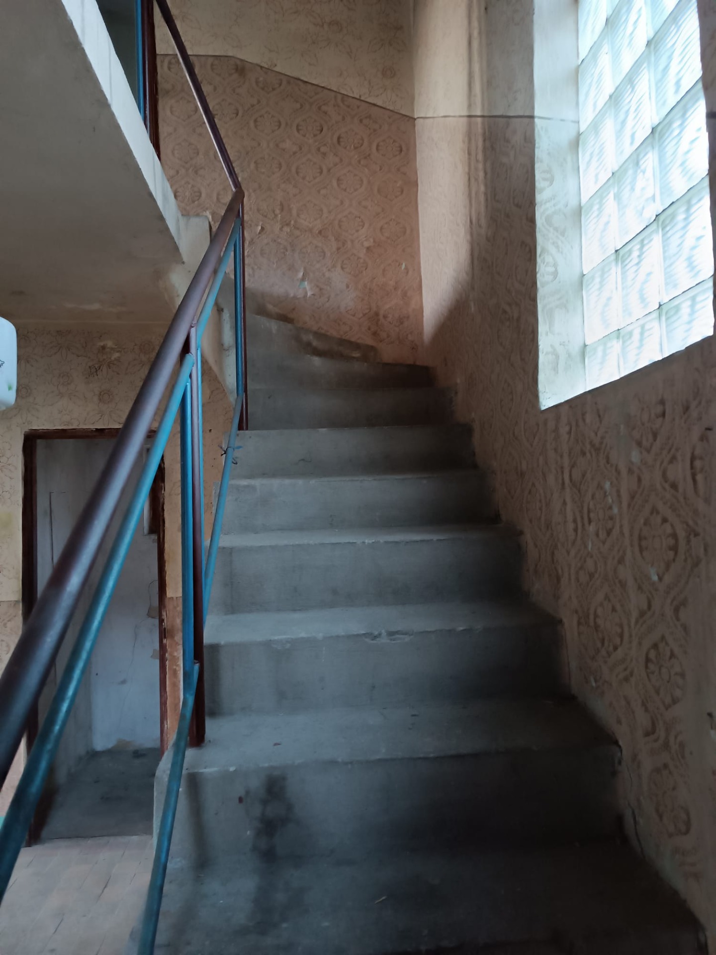 Rodinný dom na rekonštrukciu blízko centra mesta – Nová Baňa — foto 11