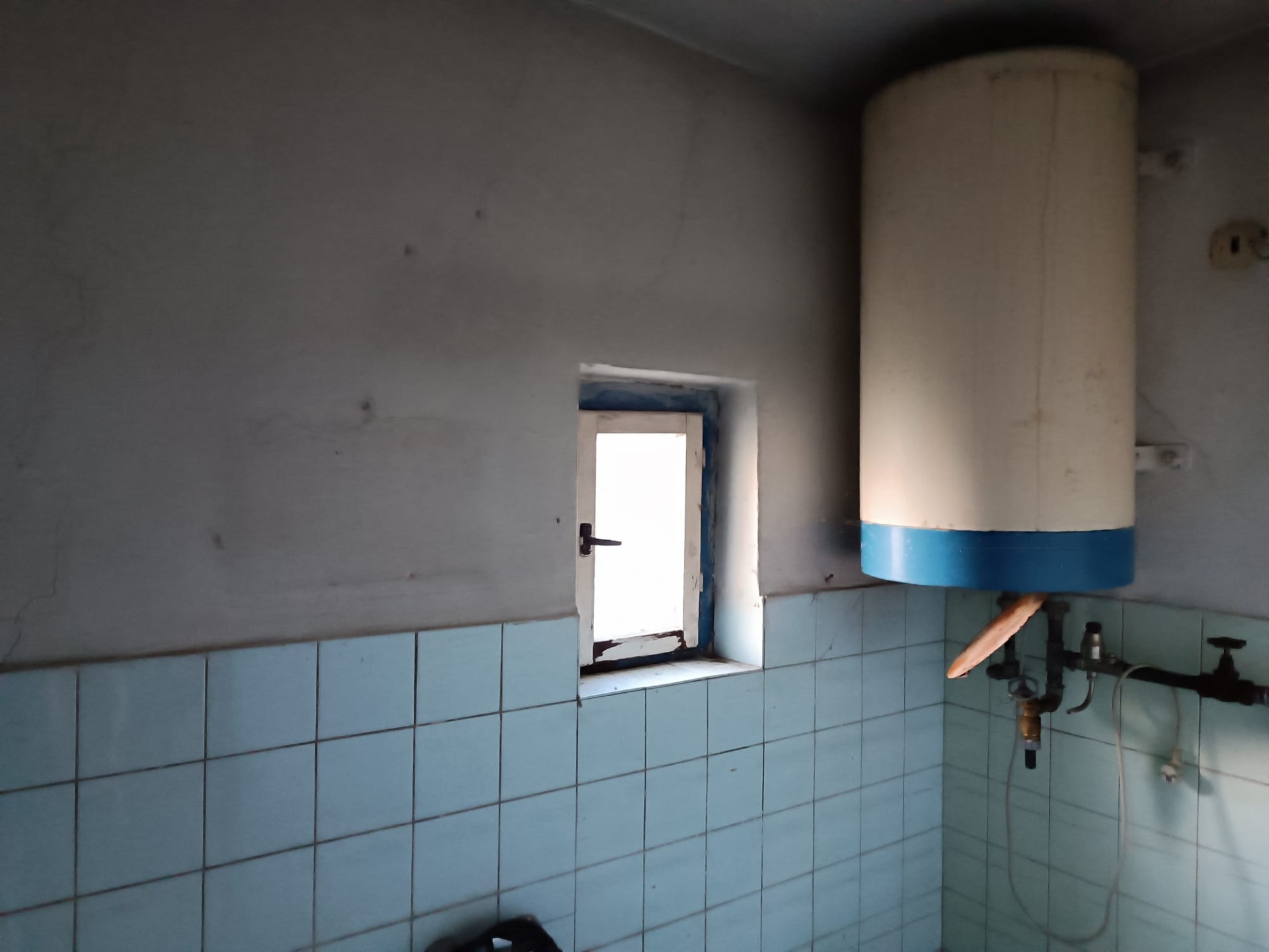 Rodinný dom na rekonštrukciu blízko centra mesta – Nová Baňa — foto 8