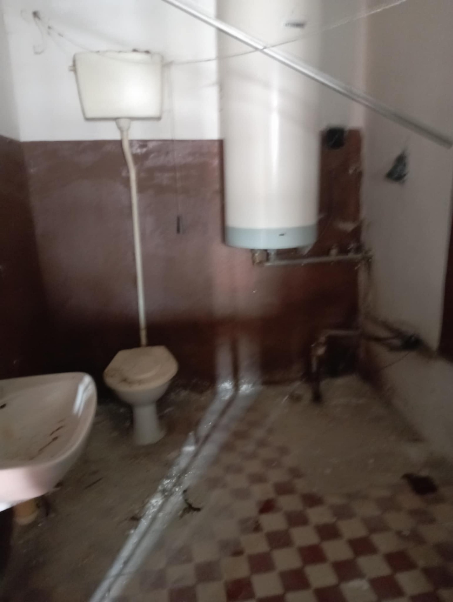 Dom v obci Ľuboriečka s veľkým pozemkom, — foto 5