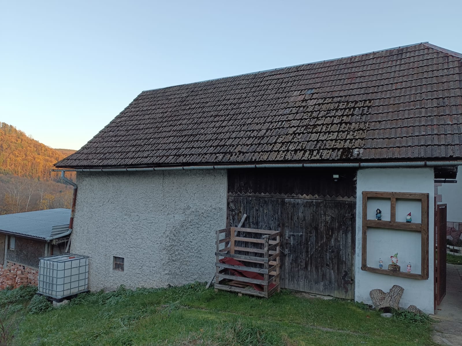 Samota Nová Baňa – Štále s hospodárskymi stavbami — foto 5
