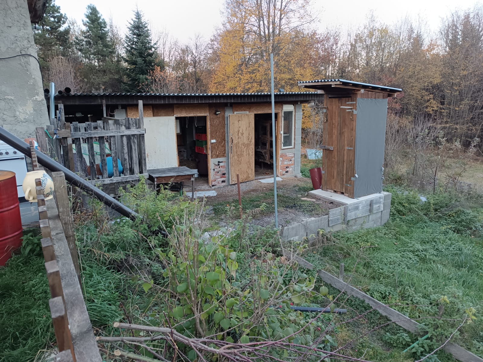 Samota Nová Baňa – Štále s hospodárskymi stavbami — foto 18