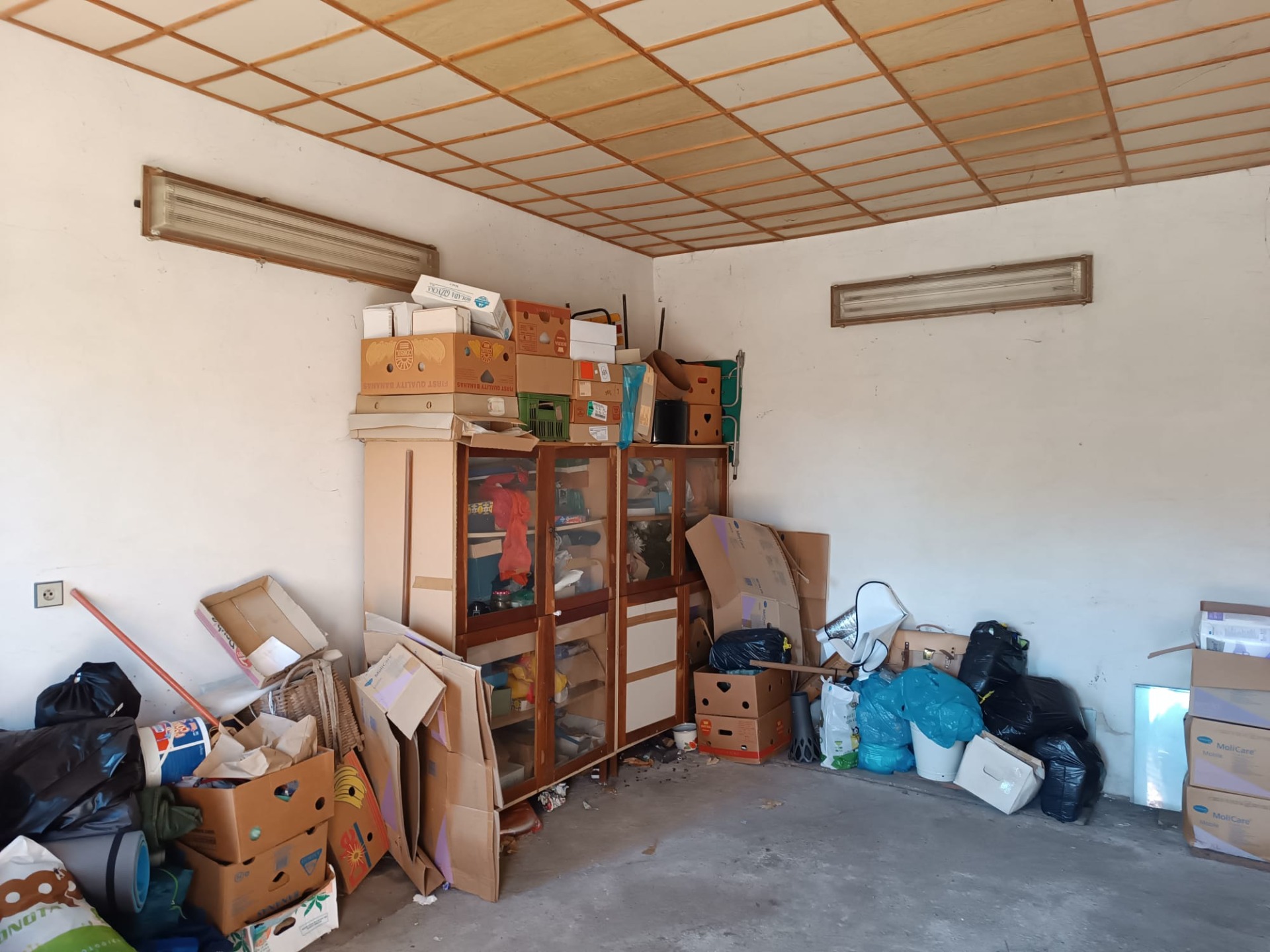 Na predaj  veľká dvojgaráž  v Pukanci s pozemkom a altánkom — foto 4